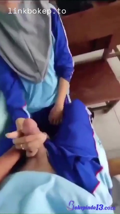 Bokep ESEMPE Ngulumin Pacar Di Kelas Saat Jam Kosong